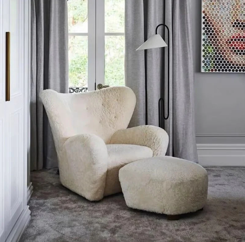 Medium Antique Cream Style Upholstered Chair